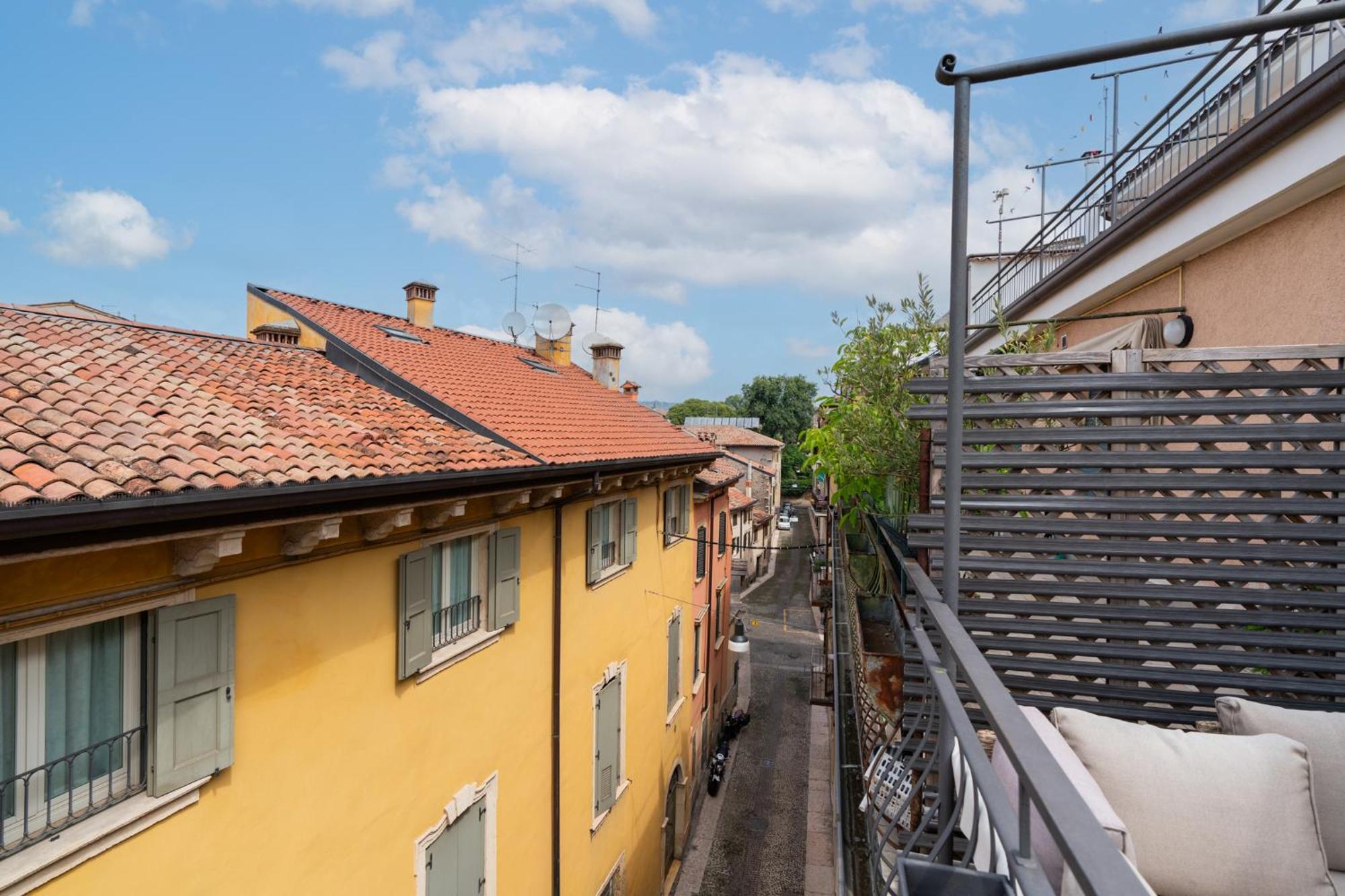 Domus Verona - Ampia Residenza Filippini A Pochi Passi Dall'Arena 객실 사진